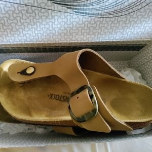 Birkenstocks Women's Gizeh Big Buckle Sandles